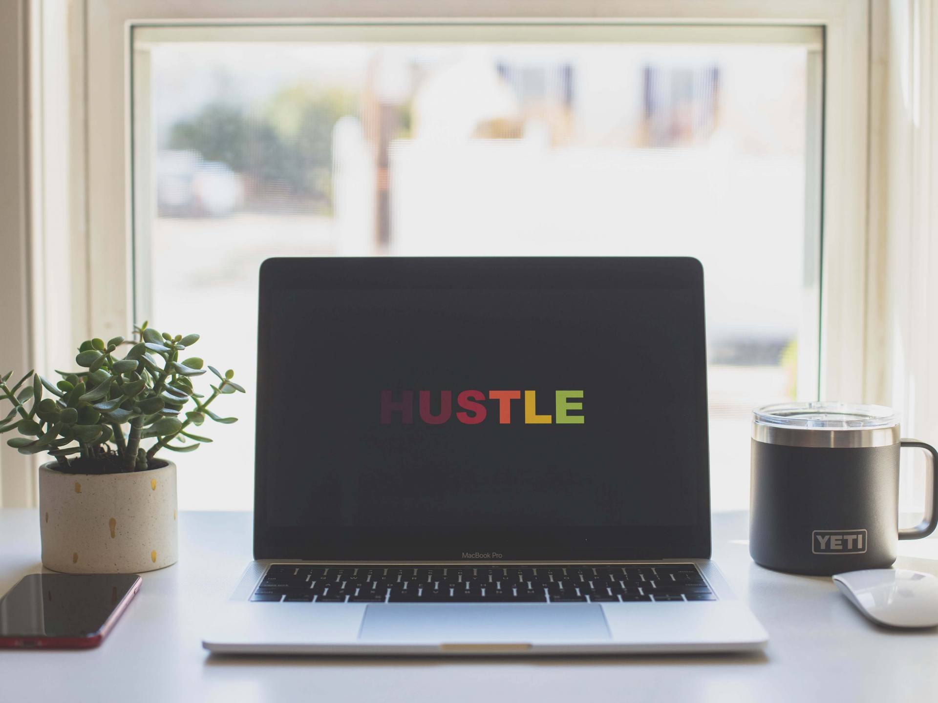 あなたは使い分けできていますか？SSDとHDDの違い